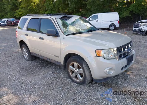 2008 Ford Escape Xlt z USA, uszkodzony, nr VIN 1FMCU93198KE17879